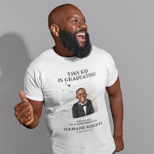 Rolig Foto Det Här Barnet Utexamineras Examen T Shirt