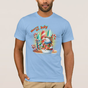 Rolig Glad i Juli Snömannen Surfbrädor på Stranden T Shirt