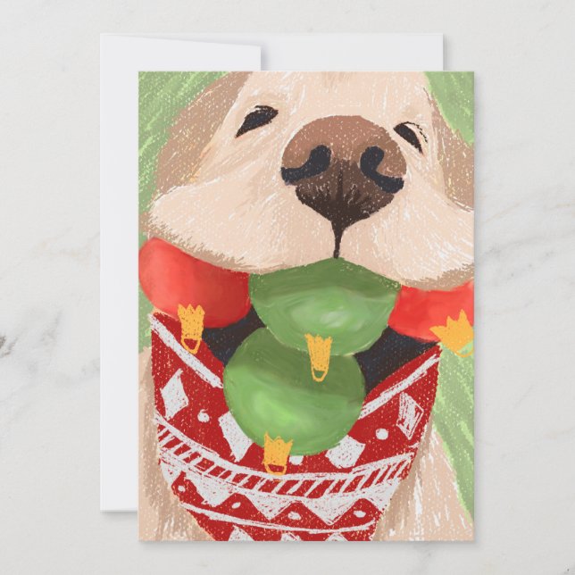 Rolig Golden Retriever julgranskula i munnen Julkort (Framsida)