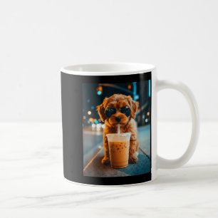 Rolig goldendoodle dricker iskaffe djur mem kaffemugg