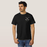 Rolig golf Sjuukemansparty Sista svängen innan rin T Shirt<br><div class="desc">Svinga in på festen! Den här anpassade sjuukemansskjortan med design där fickan skulle vara är rolig,  snygg och perfekt för brudgumsvänner på en golfhelg.</div>