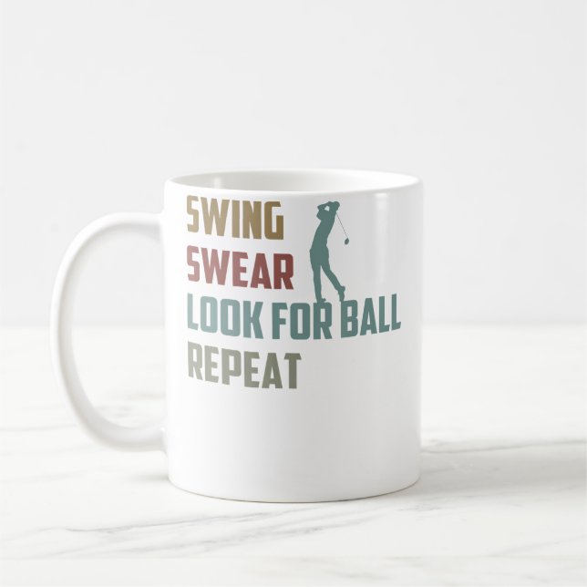 Rolig Golfare Letar Boll Upprepa Golfspelare Kaffemugg (Vänster)