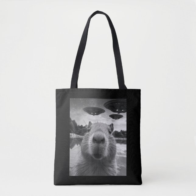 Rolig grafisk capybara-selfie med UFO:er konstig Tygkasse (Framsida)