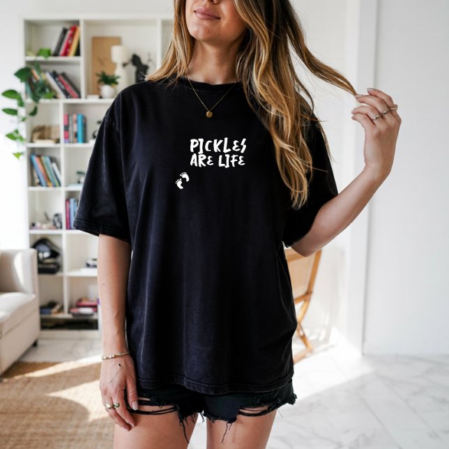 Rolig gravid fingeravtryck vit t-shirt (This charming pregnancy tee with  delightful white fingerprint  & phrase "pickle are life")