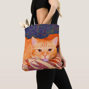 Rolig gullig ljus orange tabby katt tygkasse