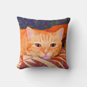 Rolig gullig orange tabby katt kudde