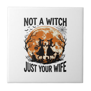 Rolig Halloween-design för fru, vintage häxa och m Kakelplatta