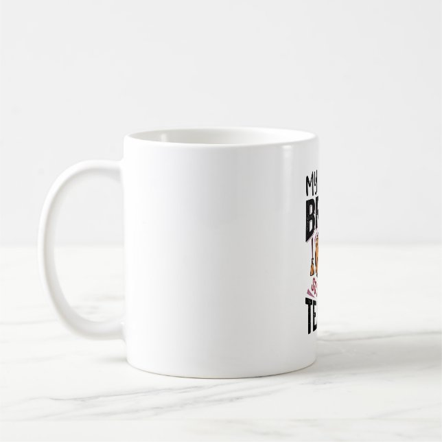 Rolig Halloween Lärar Kvast Bruten Vektor Design_ Kaffemugg (Vänster)