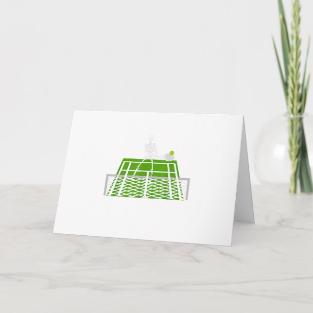 rolig halloween skeleton skalle som spelar tennis helgkort (Framsida)