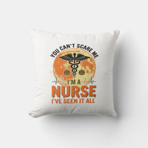 Rolig Halloween-sköterska Vintage Medicinsk Design Kudde