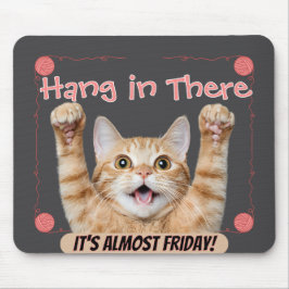 Rolig Häng I Där Det Är Nästan Fredag Katt Musmatta