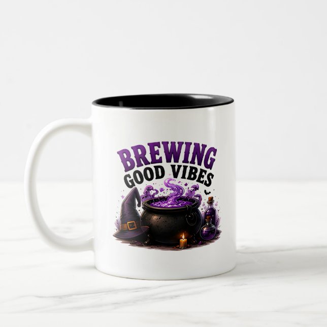 ✨ Rolig Häxa Brygger Halloween Citat 🧙 Två-Tonad Mugg (Vänster)