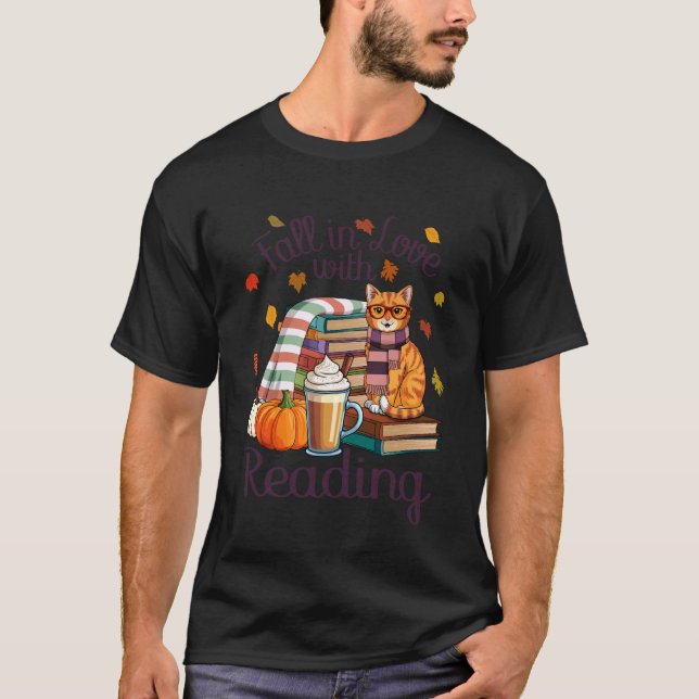 Rolig Höst i kärlek med läsning Tabby Katt Höst B T Shirt (Framsida)