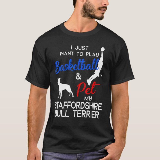 Rolig hund födelsedag i Stafford Bull Terrier T Shirt (Framsida)
