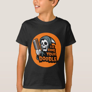 Rolig hund halloween groomer kom för doodle hund t shirt