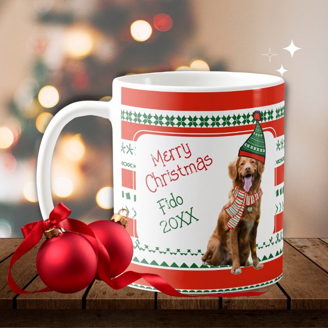 Rolig hund med Elf Hat och Scarf Red Grönt Anpassn Kaffemugg (Skapare uppladdad)