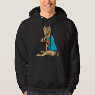Rolig hund Pitbull i Kärlek i Pappa Tatt Hoodie