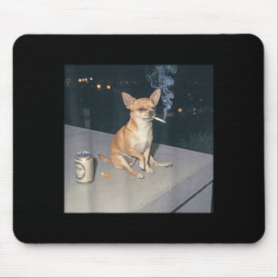 Rolig hund som röker chihuahua meme cigarett öl musmatta