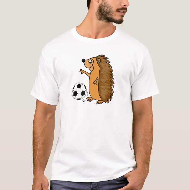 Rolig igelkott som leker fotboll- eller tee shirt (Framsida)