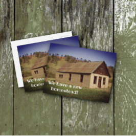 Rolig inflyttningsannons för gammalt rustikt skjul vykort