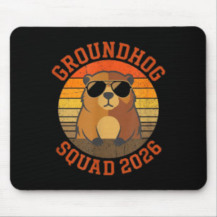 Rolig jordsvinssquad 2026 - Retro Glad Dag Tyg Musmatta