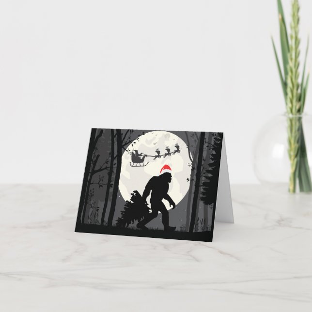 Rolig jul Bigfoot med tomte i skogen  Kort (Framsida)