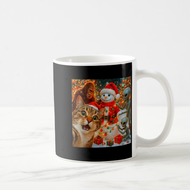 Rolig julkatts-selfie med Bigfoot-utomjordingen & Kaffemugg (Höger)