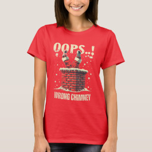 Rolig julpresent, Tomte fast i skorstenen T Shirt