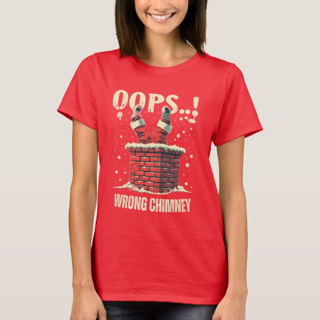 Rolig julpresent, Tomte fast i skorstenen T Shirt (Framsida)
