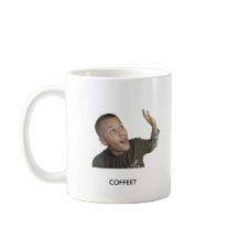 Rolig kaffemug med meme – “Kaffe? På väg!”