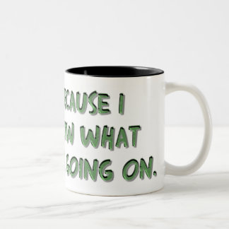Rolig kaffemugg med humoristiskt ordstäv
