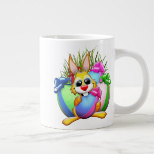 Rolig kanin som biter på ett påskägg jumbo mugg