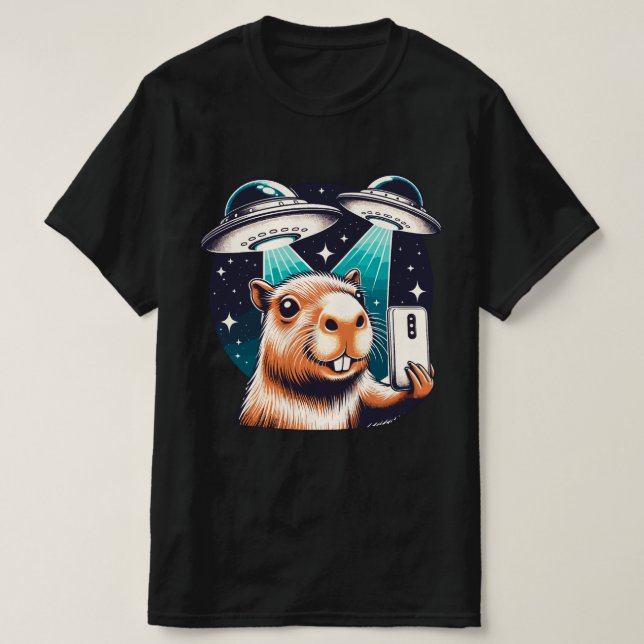 Rolig Kapybara, Kapybara Selfie med UFOs T Shirt (Design framsida)