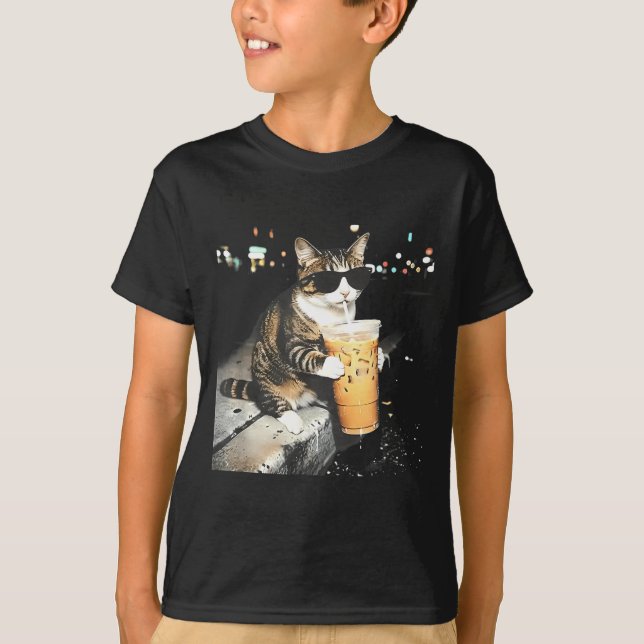 Rolig katt dricker iskaffe t shirt (Framsida)