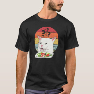 Rolig katt-meme, retro katt skriker medan den äter t shirt