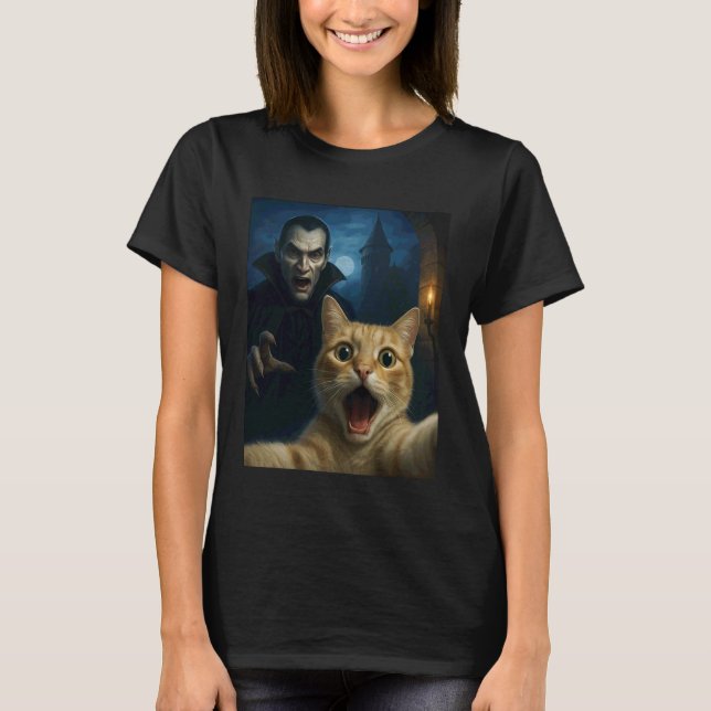 Rolig katt-selfie med en vampyr t shirt (Framsida)