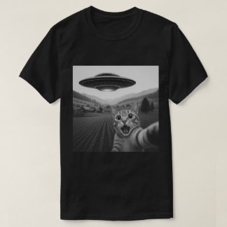 Rolig katt-selfie med UFO, utomjordingsskepp & Kit T Shirt