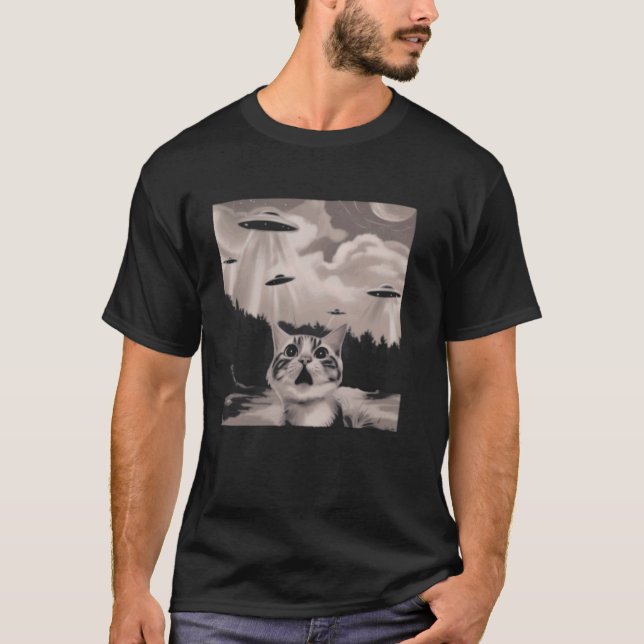 Rolig katt-selfie med UFOs T Shirt (Framsida)