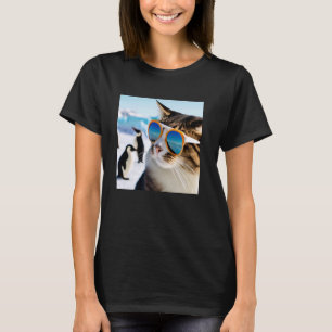 Rolig katt som bär solglasögon med pingviner i Ant T Shirt