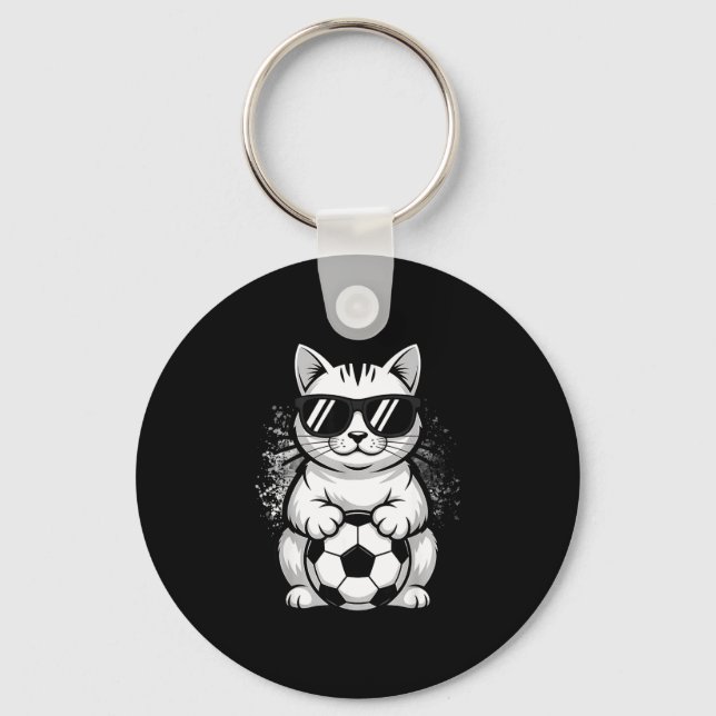 Rolig katt som bär solglasögon spelar fotboll nyckelring (Framsida)