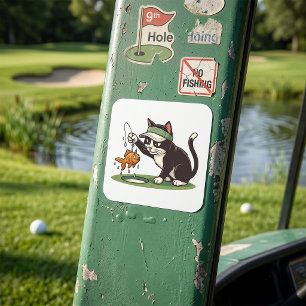 Rolig kattgolfare som fiskar i vattenhinder fyrkantigt klistermärke