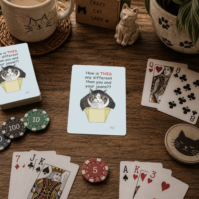 Rolig knubbig tabby katt låda casinokort (Skapare uppladdad)