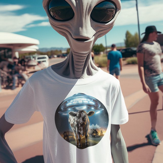 Rolig Ko och UFO T Shirt (Skapare uppladdad)