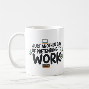 Rolig kontorshumor som låtsas arbeta kollega kaffemugg
