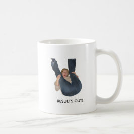 Rolig kontorspresent i form av kaffemugg med meme 