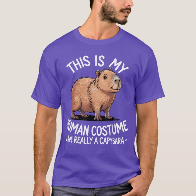 Rolig kostym Capybara present T Shirt (Framsida)