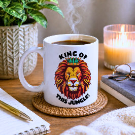 Rolig kung över denna djungel kaffemugg