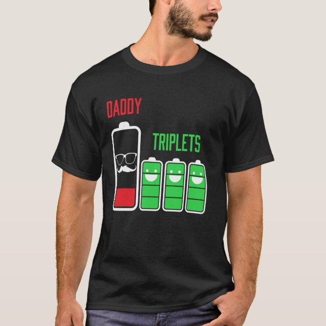 Rolig Låg Batteri Trippel Pappa T Shirt (Framsida)
