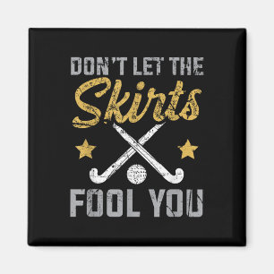 Rolig landhockey Låt dig inte lurad av kjolarna S Magnet