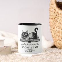 Rolig Lätt Distraherad av Böcker och Katter Kaffe